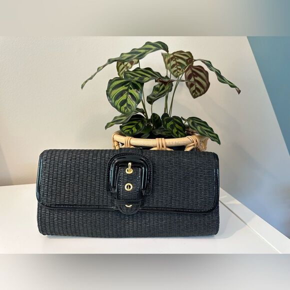 Banana Republic Woven Straw Clutch with patent leather trim, like new EUC - Picture 1 of 11
